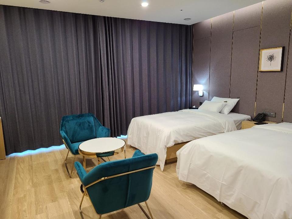 Gwangju Metropolitan City Cs Hotel מראה חיצוני תמונה