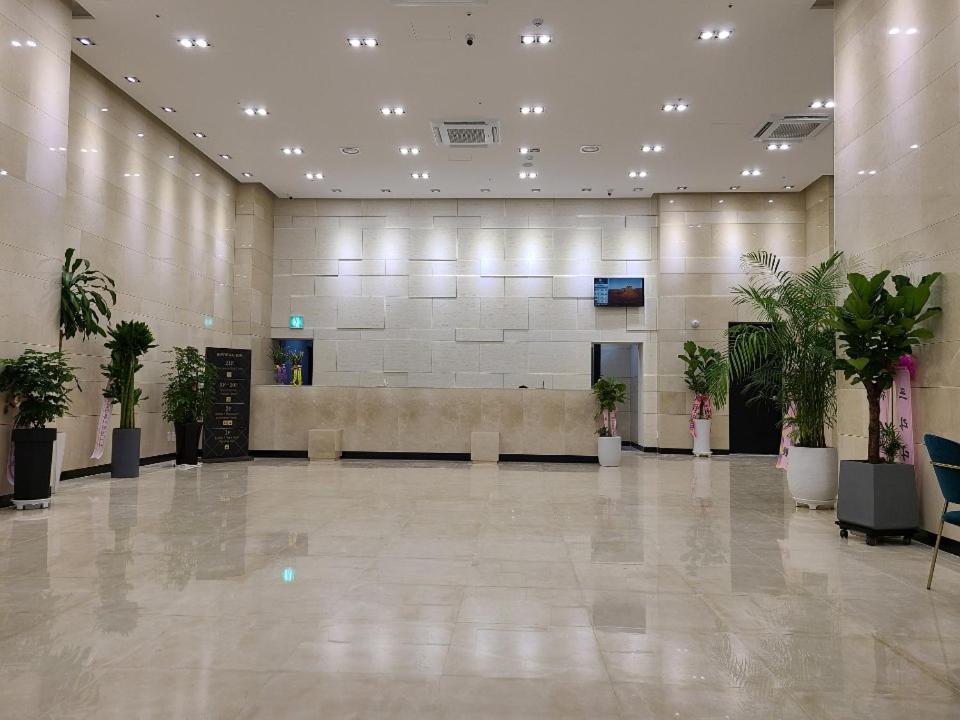 Gwangju Metropolitan City Cs Hotel מראה חיצוני תמונה